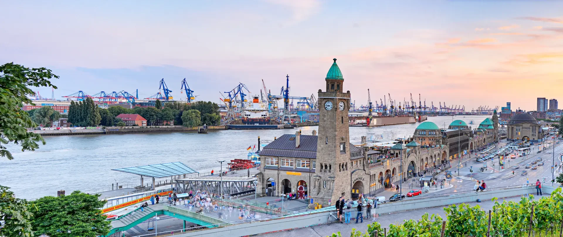 Hamburg_1920x810_Fotolia_88004510_Subscription_Monthly_M