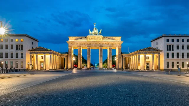 Berlin_1920x810_AdobeStock_204477295