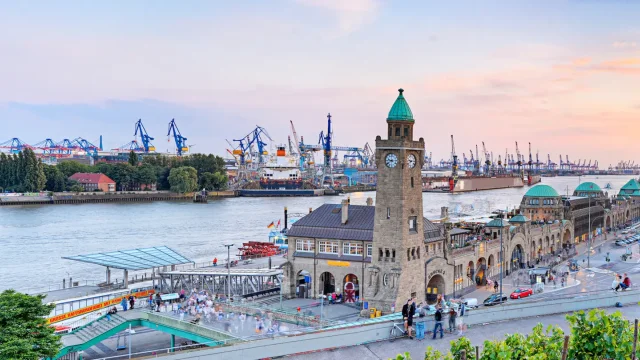Hamburg_1920x810_Fotolia_88004510_Subscription_Monthly_M